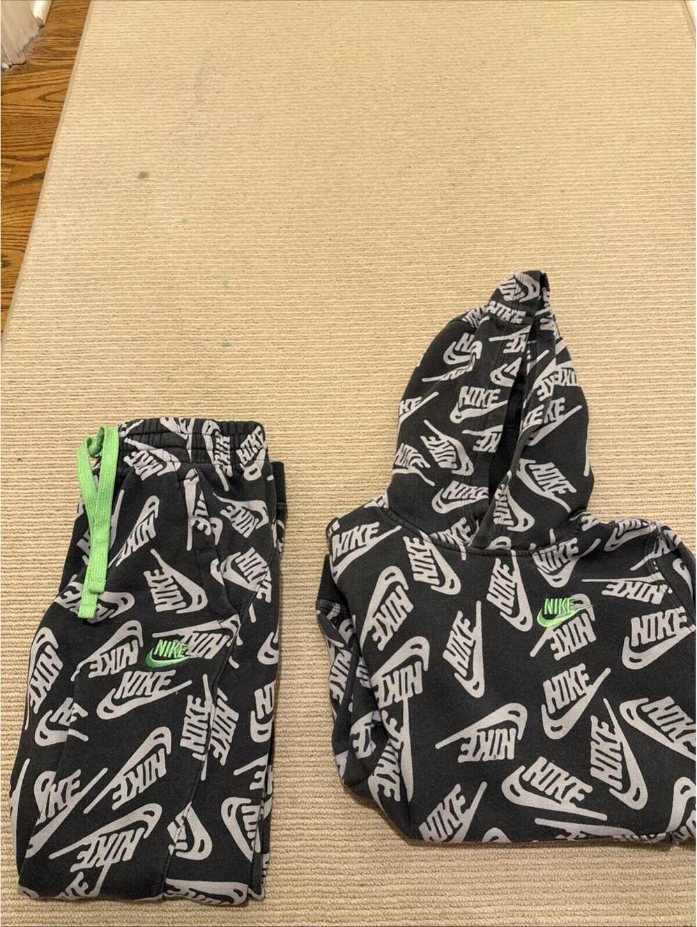 Nike Boys Medium Matching Sweatsuit Set Grey With Green Neon Accents